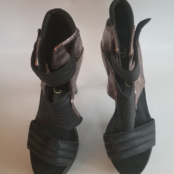 Size 10 Privileged Gunmetal & Black Stiletto Shoes - Picture 4 of 7